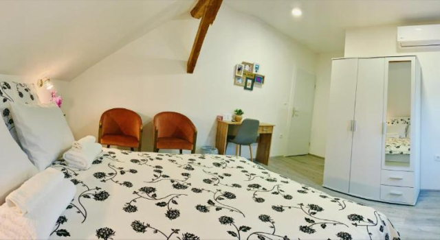 Двухместный номер Standard Мансарда Lina Rooms Hostel