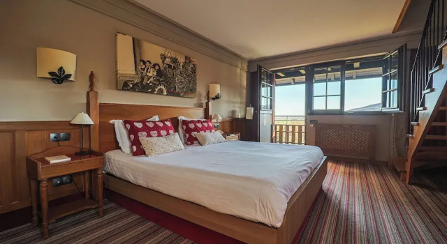 Четырёхместный номер Deluxe Hôtel Arnold