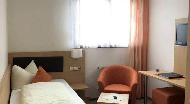 Одноместный номер Standard с балконом Hotel Zur Linde