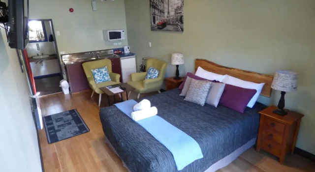 Студия Chateau Backpackers & Motels