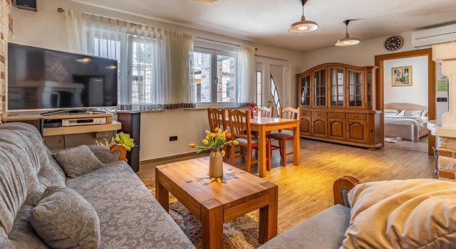 Awesome Home In Medulin With Sauna, Забронировать Отель Отели Лижнян с парковкой, Парковка