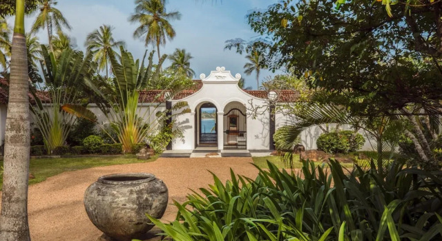 Вилла Spectacular Hilltop Beach Villa Located Next To A Surf Break