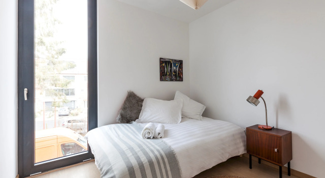 Unit 4 - Spacious Smart Home Triplex Private Garden & Parking