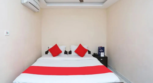 Номер Classic Goroomgo White Palace Hotel & Resort New Alipore Kolkata