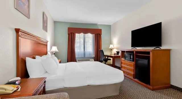 Номер Standard Quality Inn & Suites McAlester on Hwy 69