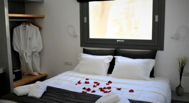 A Lux Villas Santorini
