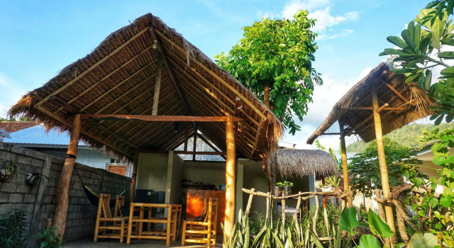 Sammy Cottage Senggigi, Забронировать Дом для отпуска Сенггиги Ломбок, рядом с Плаж Сенггиги