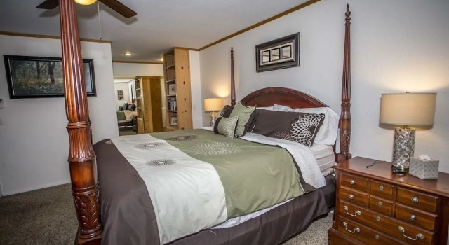 Majestic Pines - 3 Br home by RedAwning, Rezerwuj Hotel Big Bear Lake Stany Zjednoczone