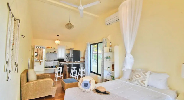 Студия Standard Arena y Mar Beachfront House, El Cuyo by The Spot Rentals