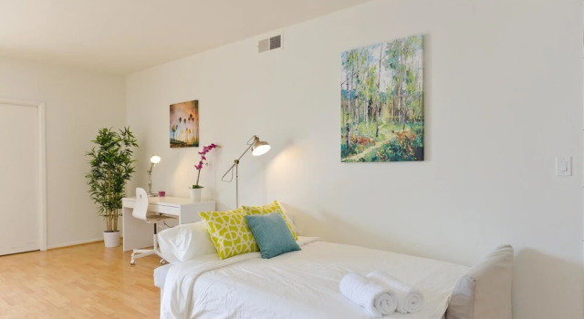 LA131 1 Bedroom Apartment By Senstay