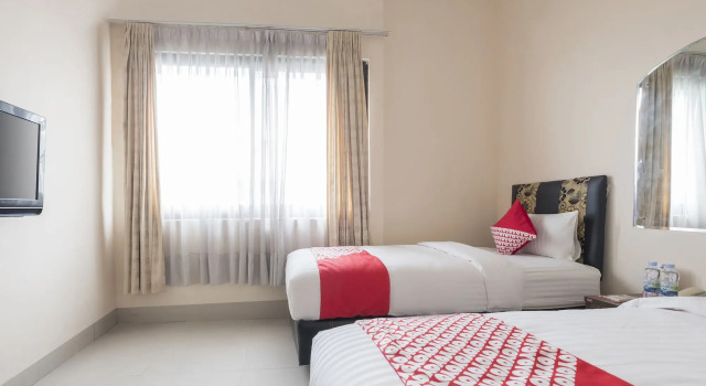 OYO 317 New Legend Hotel