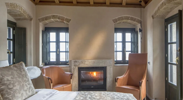 Полулюкс с балконом и с видом на море Moni Emvasis Luxury Suites
