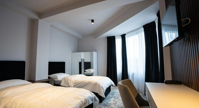 Hotel Cristal, Забронировать Отель Отели Клуж-Напока 3 звезды, рядом с Спортивный комплекс «Хория Демьян», 3*