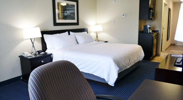 Двухместный номер Standard Holiday Inn Express Hotel & Suites Edson by IHG