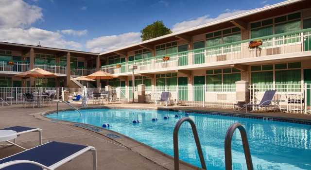 Двухместный номер Business Brandywine Valley Inn SureStay Plus by Best Western