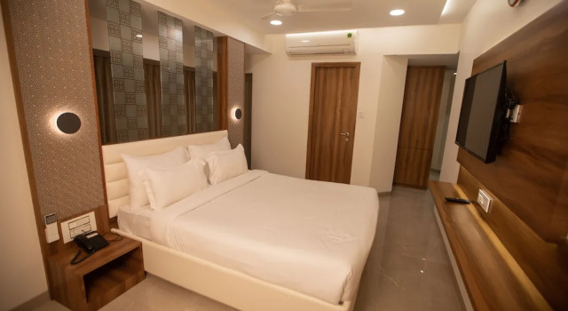 Люкс Luxury Hotel Naaz Executive