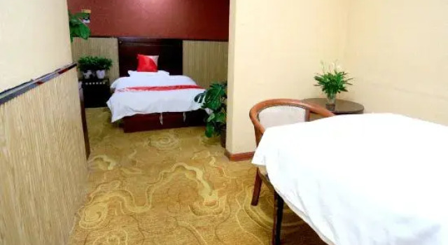 Трёхместный люкс Premier Zhumadian golden golden express hotel