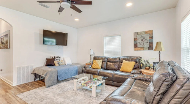 Коттедж c 1 комнатой Pensacola Home on 1 Acre w/ Large Yard & Grill!