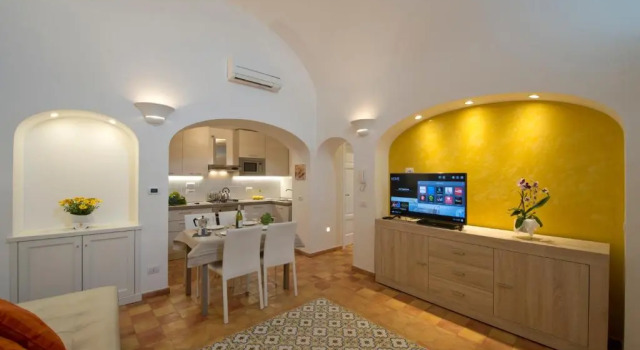Коттедж с 4 комнатами Golden Vaults Praiano