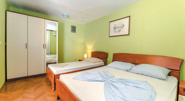 Amazing Home in Bosana With Wifi and 1 Bedrooms, Book Hotel Pag Pag Island