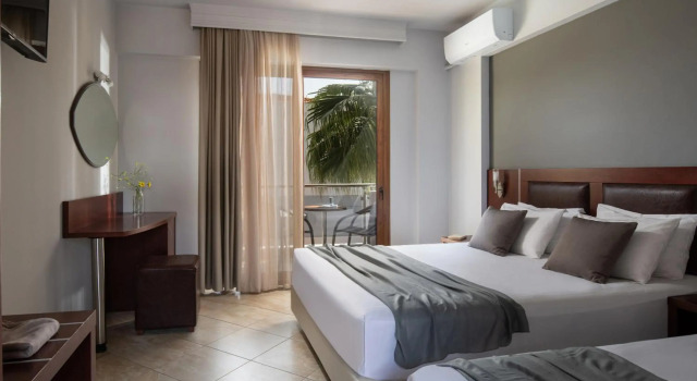 Hotel Simeon, Book Hotel  