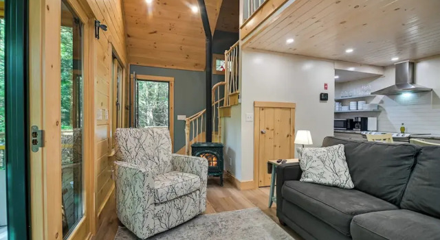 Tree House w/ Hot Tub: Near Sunday River Resort!, Réserver Maison de vacances Five Islands États-Unis