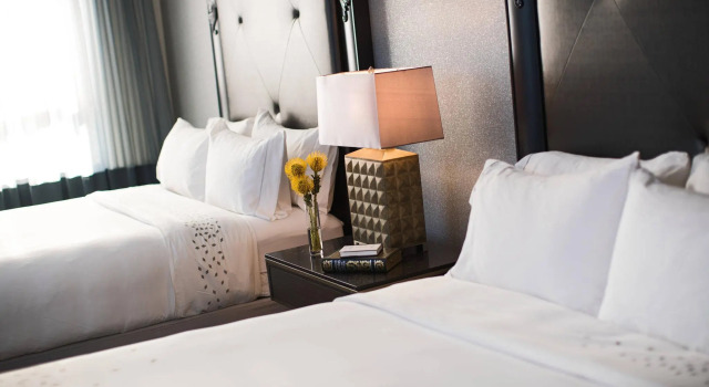 Четырёхместный номер Standard The Atterbury Hotel, Autograph Collection