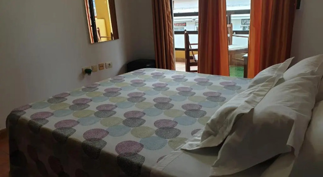 327 - Edf Aguamarina - Vacation Rental Home in the coast line of Golf del Sur, Забронировать Отель Отели Сан-Мигель-де-Абона с парковкой, рядом с Playa Amarilla, Парковка