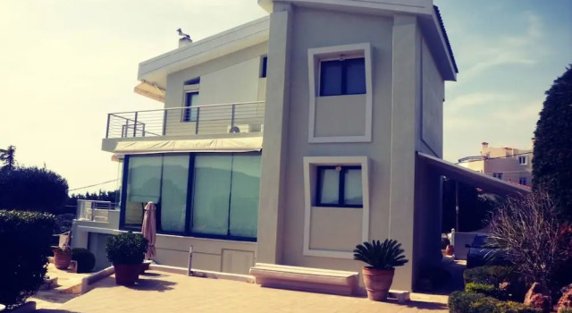 Stunning 4-bed Villa in Lagonisi Kalivia Thorikou, Забронировать Вилла Виллы Сароникос, Вилла