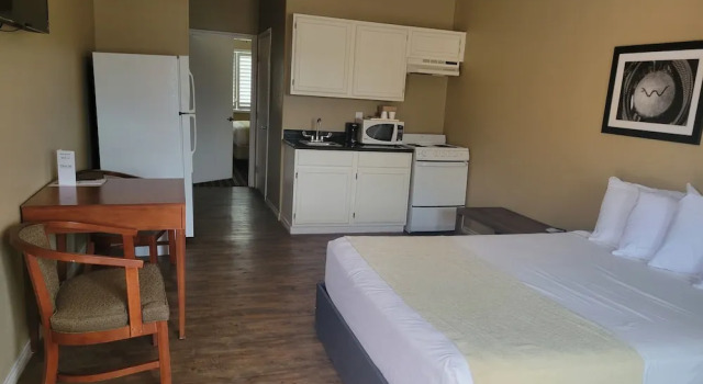 Standard Zimmer Cotulla Whitten Inn