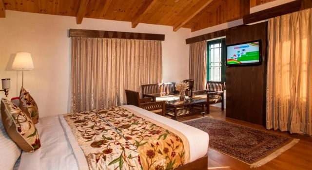 Полулюкс Lemon Tree Hotel Srinagar
