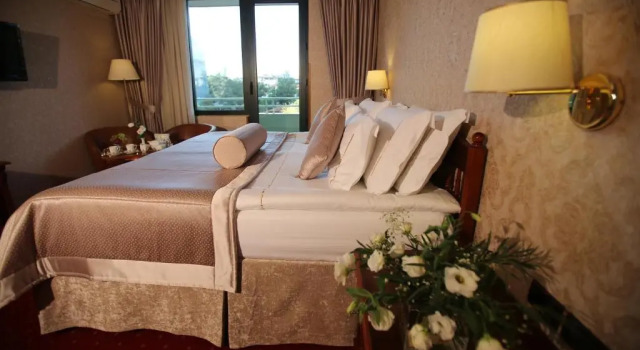 Двухместный номер Superior с балконом Grand Hotel & Spa Tirana