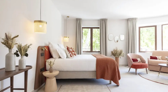 Полулюкс Deluxe Hôtel et Restaurant La Bastide Bourrelly - Mathias Dandine - Teritoria