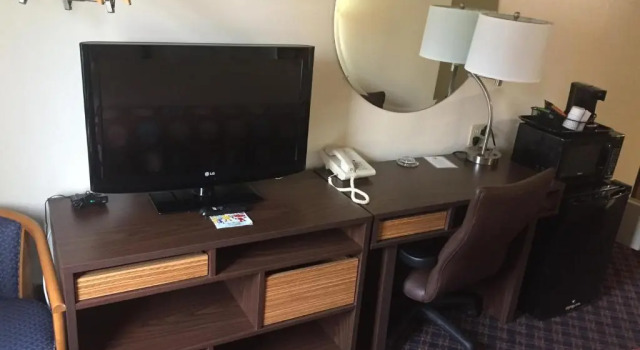 Номер Standard Super 8 by Wyndham College Station