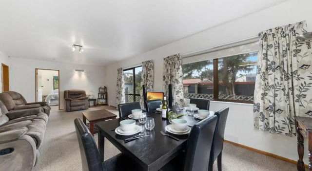 Heperi Haven - Waikanae Beach Holiday Home