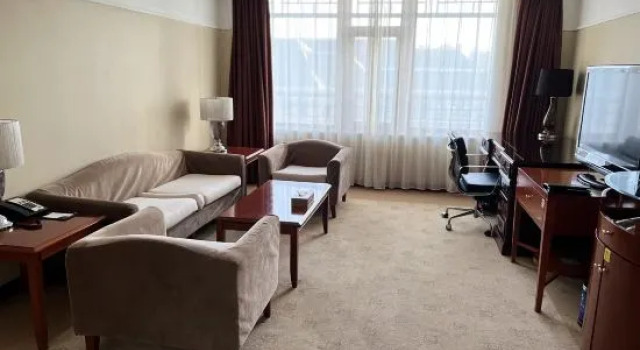 Двухместный люкс Deluxe Oriental Garden Hotel