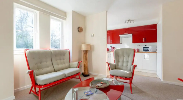 409 Boat Green Apartment, Забронировать Апартаменты/квартира Отели Эдинбурга с парковкой, рядом с Памятник Вальтеру Скотту, Парковка