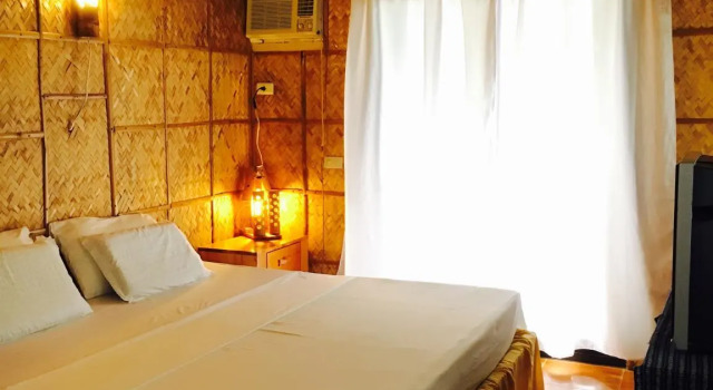 Bamboo House Beach Lodge & Restaurant, Rezerwuj Hotel Tanie hotele w Puerto Galera