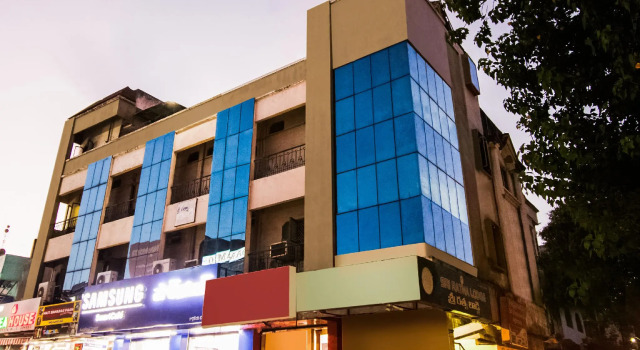 SPOT ON 60642 Sri Ratna Lodge, Book Hotel Rajahmundry 