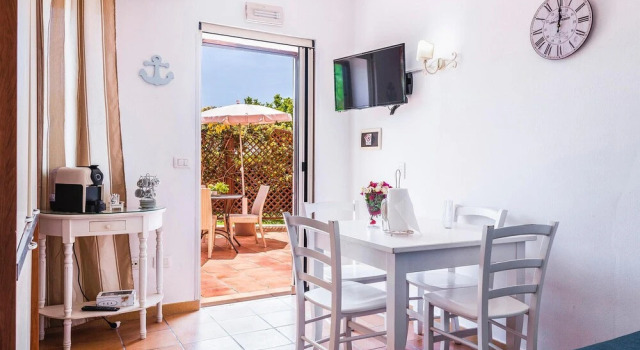 Beautiful Home in Siracusa With Wifi and 1 Bedrooms, Book Hotel Hotels in Sicily with Parking, Parking
