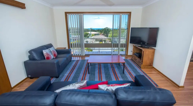 Pet Friendly Lentara St 8 - Fingal Bay