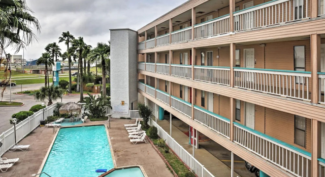 Апартаменты Surfside 'sandcastle Suite' w/ Balcony & 2 Pools!