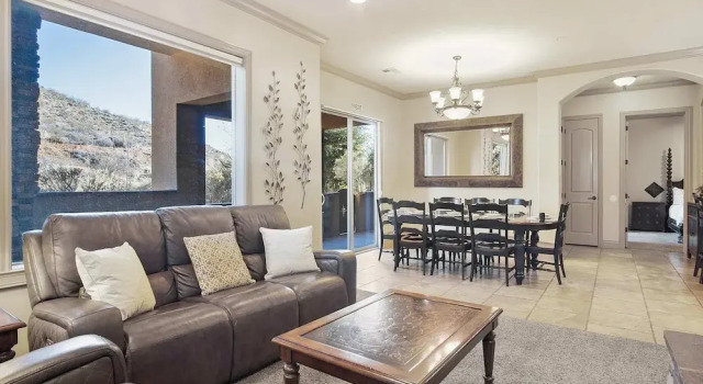 Sierra Sky Patio w/ Fireplace, Varaa Huoneisto Hurricane 