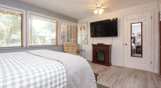 Cole's Bay Vacation Retreat Cole's Bay Suite, Prenota Appartamento North Saanich 