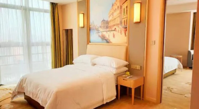 Семейный люкс Vienna Hotel (Fuqing  Wanda Plaza)