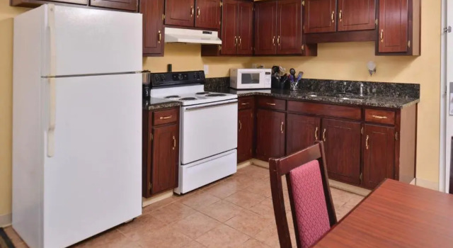 Люкс Douglas Inn & Suites