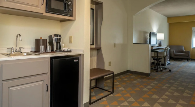 Люкс c 1 комнатой Holiday Inn Hotel & Suites Beaufort at Highway 21 by IHG
