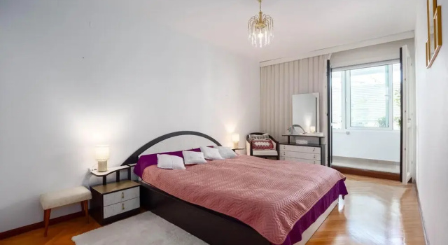 Awesome Apartment in Split With Wifi and 1 Bedrooms, Prenota Appartamento Splitska 