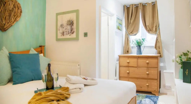 Sky View - Lovely 1bed Suite close to Beach and with Parking, Varaa Huoneisto Asunnot kohteessa Merseyside, Huoneisto