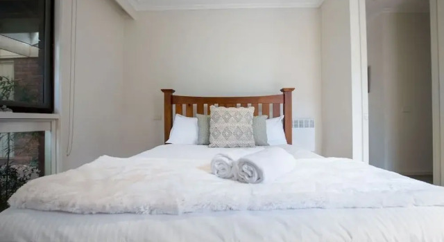 Comfy Holiday House With Pool@rosanna, 预订 酒店 墨尔本 墨尔本地区